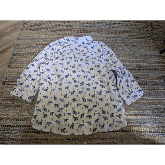 Chico’s Button Up Shirt Elephant Print Lightweight 3/4 Sleeve XL White Blue - Picture 6 of 6